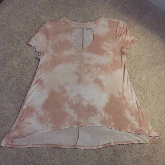 Choker Style Hi-Lo Top - Picture 2 of 3